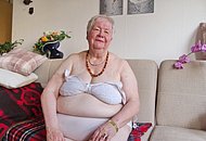Пожилые бабушки совсем голышом и в сексуальном белье